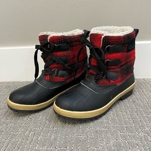 Khombu Red Plaid Snow Boots